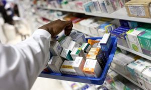 تأمین ۷۰ درصدی ارز دارو در سال ۱۴۰۴ / عقب‌ماندگی شدید در تأمین ارز واکسن