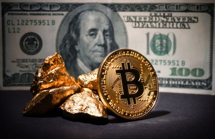 سقفزنی قیمت بیتکوین ادامه دارد؟/ رنج منفی بازار در پشت خطی سقفزنی قیمت بیتکوین ادامه دارد؟/ رنج منفی بازار در پشت خطی