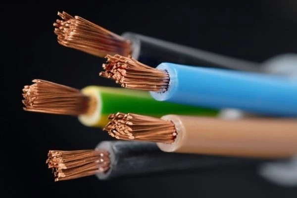 فرصت فوق العاده خرید سیم و کابل برق برای پروژه های ساختمانی، صنایع و کارخانه داران