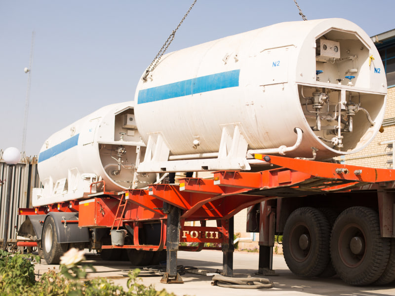 نیتروژن: پیشران نامرئی صنایع مدرن ذخیر نیتروژن مایع در مخازن کرایوژنیک