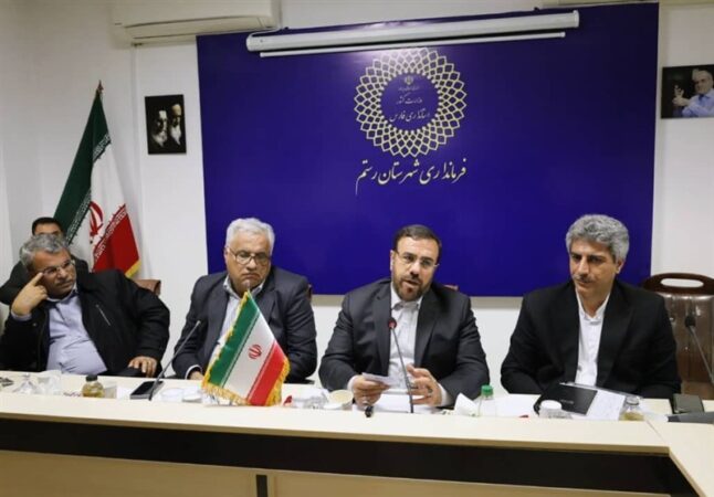 8 مصوبه برای توسعه شهرستان رستم در سفر استاندار فارس