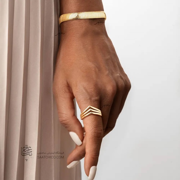 Ring style with gold bracelet