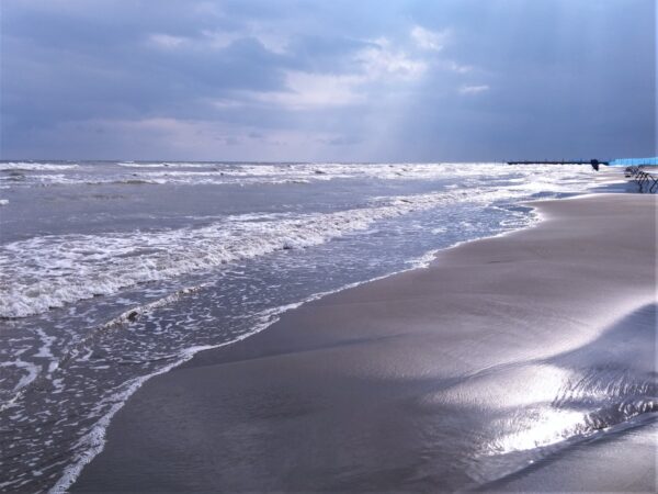 آب دریای خزر شیرین‌ سازی می‌ شود