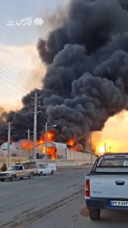 آتش‌سوزیِ شهرک صنعتی یزد مهار شد