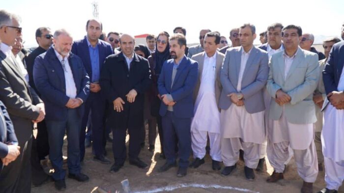 آغاز عملیات اجرایی دو نیروگاه خورشیدی در شرقی ترین نقطه کشور