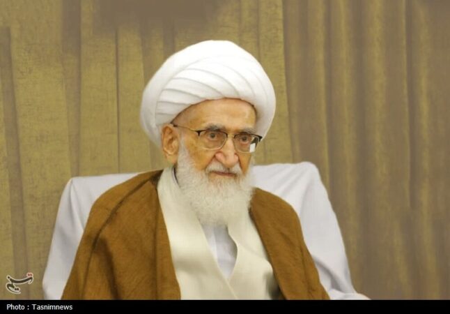 آیت‌الله یزدی(ره) دیانت و سیاست را در کنار هم جمع کرد