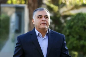 ابهام در سرنوشت قیمت بنزین / وزیر نفت: تصمیم با مجلس است