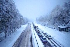 باران و برف گستره وسیعی از جاده‌های کشور را در بر گرفت