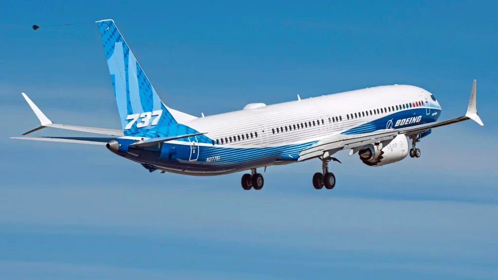 بویینگ یا ایرباس، کدام هواپیما گرانتر است؟ بوئینگ ۷۳۷ مکس