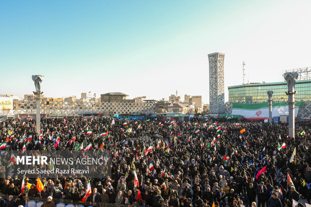 تجدید میثاق با آرمانهای انقلاب؛ پیام روشن ملت در برابر فتنه و تحریف تجدید میثاق با آرمانهای انقلاب؛ پیام روشن ملت در برابر فتنه و تحریف
