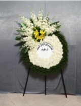 تعرفه تاج گل مناسب ترحیم؛ راهنمای کامل انتخاب و قیمت‌گذاری در سال ۱۴۰۴