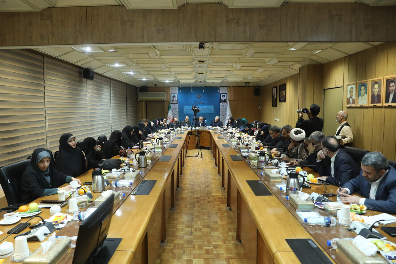 جزئیات نشست مشترک فراکسیون زنان مجلس و وزیر آموزش و پرورش نشست مشترک فراکسیون زنان و وزیر آموزش و پرورش؛ تاکید بر عدالت آموزشی و حمایت از بانوان فرهنگی