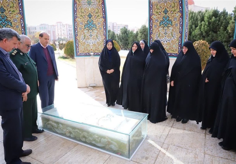 دختر شهید رئیسی: زن مسلمان، سرمایه تمدنی و هویتی جامعه اسلامی است دختر شهید رئیسی: زن مسلمان، سرمایه تمدنی و هویتی جامعه اسلامی است