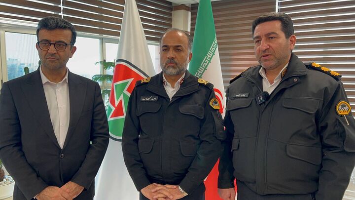 رئیس پلیس راه کشور در دیدار مدیرکل راهداری البرز عنوان کرد
                انتخاب استان البرز به‌عنوان معبر نمونه ترافیکی کشور
