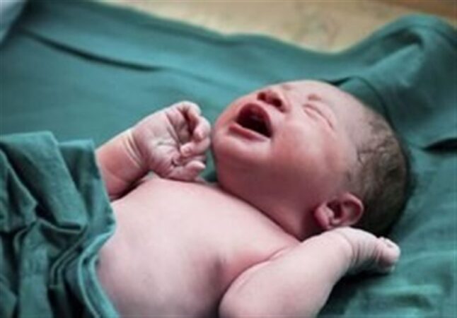 ‌زنگ خطر ‌آینده نظام سلامت به صدا درآمد/ با کاهش فرزندآوری مواجهیم