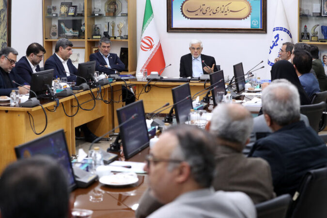 عارف: سهم ۱۶ آذر در پیروزی انقلاب اسلامی بی‌نظیر است