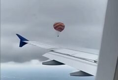 لحظه وحشتناک برخورد صاعقه با بالن مسافربری!