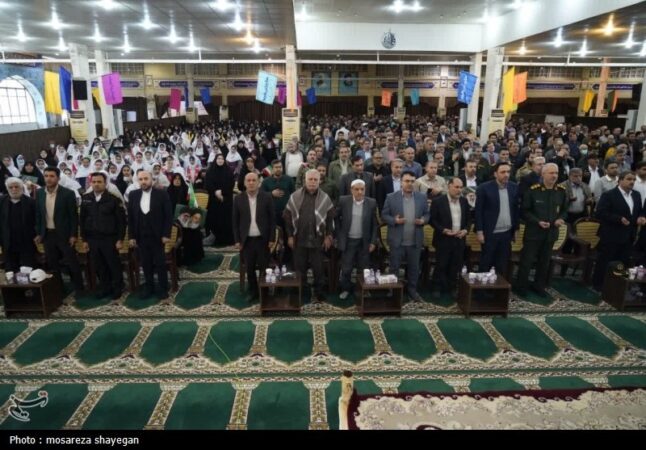 مراسم گرامیداشت یوم‌الله 9 دی در مصلای بوشهر+ تصویر