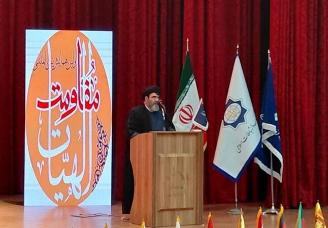 مقاومت ریشه در الهیات و جهان بینی ادیان الهی دارد