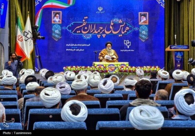 نهضت تفسیر قرآن راه‌اندازی شود
