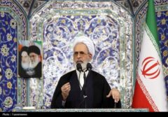 هشدار صریح امام جمعه قم به آمریکا و صهیونیسم: ملت ایران ایستاده است