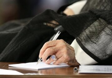 پیام تسلیت رهبر انقلاب در پی درگذشت حجت‌الاسلام شاهچراغی