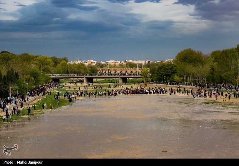 چرا خاکهای درجه یک حاشیه زایندهرود در حال نابودی هستند؟ اخبار اصفهان , اخبار شاهین شهر , اخبار نجف آباد , فرسایش خاک ,