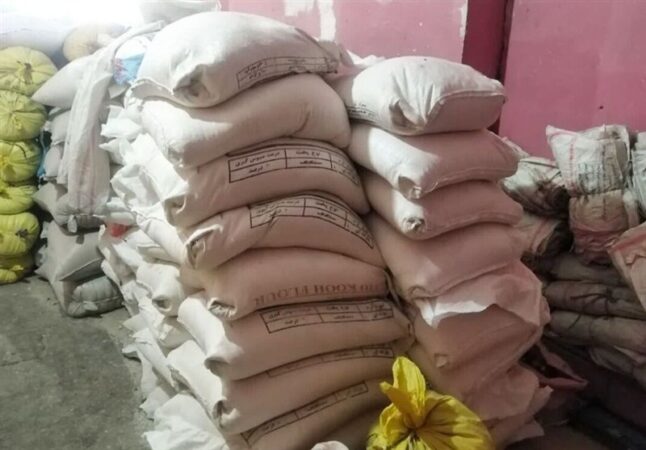 کشف 16 تن مغز بادام قاچاق خارجی در دشتستان به ارزش بیش از 100 میلیارد