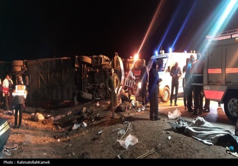 گزارش تصویری واژگونی اتوبوس در محور اصفهان-نطنز نطنز , اخبار نطنز , تصادف ,