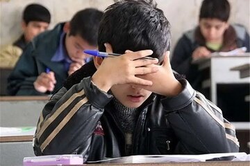 افت تحصیلی دانش‌آموزان؛ معلولِ آموزش مجازی یا تعطیلی‌های مکرر؟/ یک کارشناس: دانش‌آموزان انگیزه‌ ادامه تحصیل ندارند/ روش‌های تدریس فرسوده و سنتی