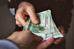 اینفوگرافیک/ یارانه در گذر زمان؛ مقایسه ارزش یارانه به دلار از ۱۳۸۹ تاکنون
