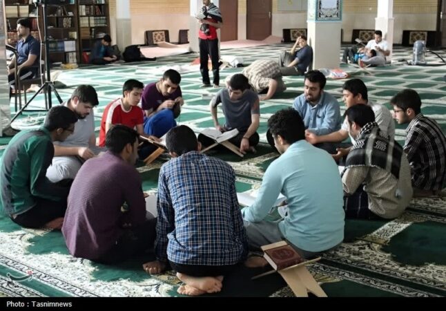 خلوت 3روزه رجب در سمنان؛ اعتکاف در 170 مسجد شهری و روستایی