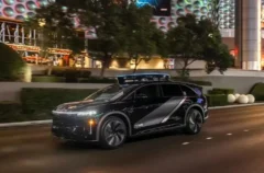 رونمایی از لوکس‌ترین تاکسی اینترنتی رباتیک + عکس