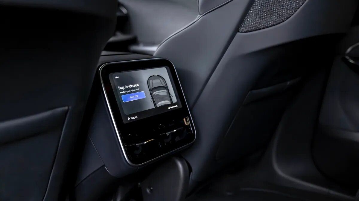 رونمایی از لوکس‌ترین تاکسی اینترنتی رباتیک + عکس