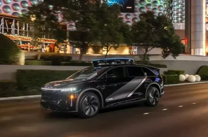 رونمایی از لوکس‌ترین تاکسی اینترنتی رباتیک + عکس