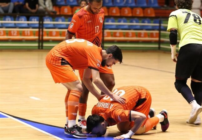 لیگ برتر فوتسال|بازگشت به صدر در تبریز؛ مس مقابل فولاد زرند پیروز شد