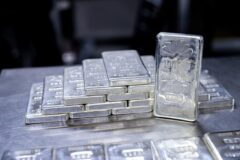 معامله 356 کیلوگرم شمش نقره در بورس کالا