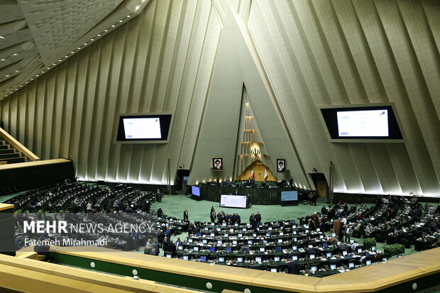 نمایندگان ادوار مجلس: دخالت آمریکا نقض حاکمیت ملی ایران است