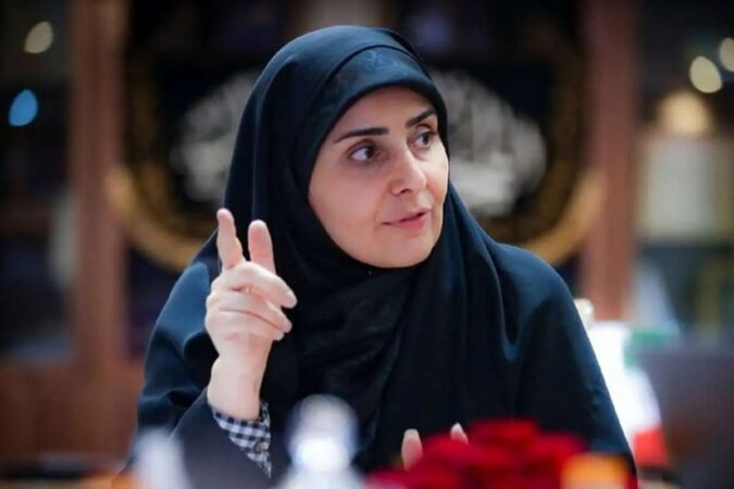 وزیر راه و شهرسازی: ۴ هزار کامیون در حال تخلیه کالاهای اساسی از بنادر هستند