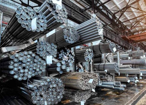 محتکران با اعلام عرضه محصولات فولادی، مجبور به خروج کالاها از انبارها شدند