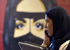 در اینجا هر کلیک رصد می‌شود، هر کلمه قیمت دارد و هر تصویر باید با تایید دولت منتشر شود