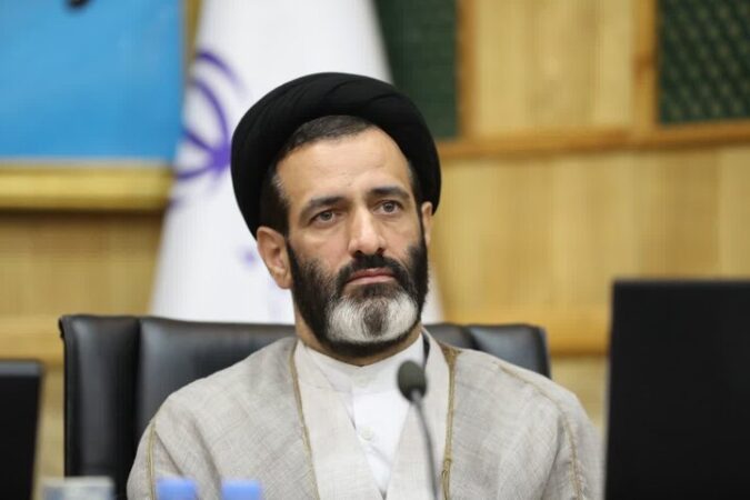 قیمت خودرو باید در شورای رقابت تعیین شود؛ کمبودی در ورق فولاد نداریم