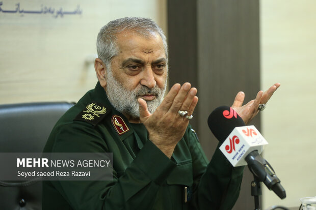 سردار شکارچی: خون شهید حاجی زاده باعث شکستن غرور امریکا شد