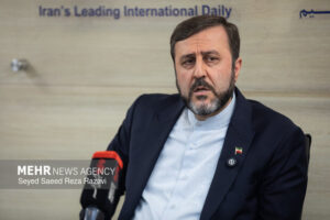 غریب‌آبادی: مدیریت تنگه هرمز بر عهده کشورهای ساحلی است