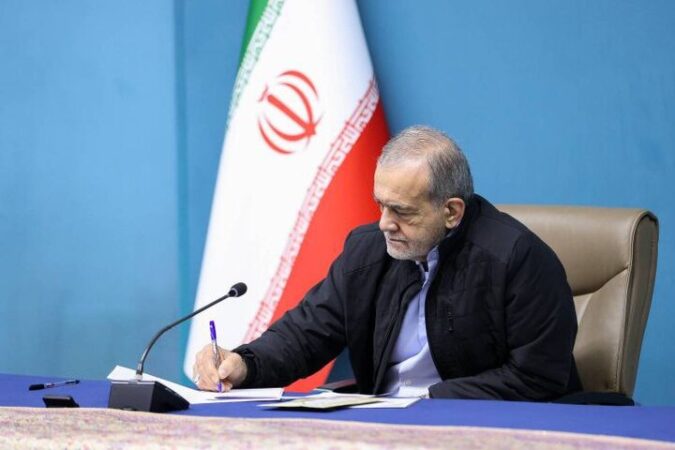 پزشکیان قهرمانی تیم کشتی آزاد نوجوانان در آسیا را تبریک گفت