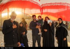 ببینید| موج میلیونی زائران از مرز مهران به کربلا رسیدند