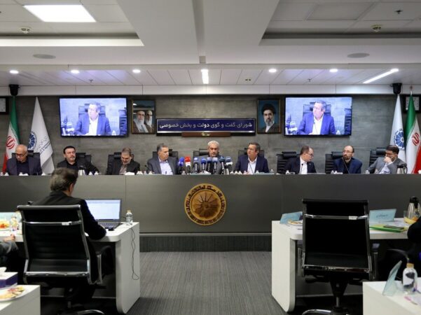 مدنی‌زاده: روش فعلی قیمت‌گذاری دارو پاسخگو نیست | همتی: محدودیت بانکی صادرکنندگان عراق رفع می‌شود