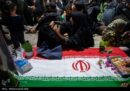 میناب دوباره در سوگ نشست/ تشییع قطعات پیکر شهدای دانش‌آموز