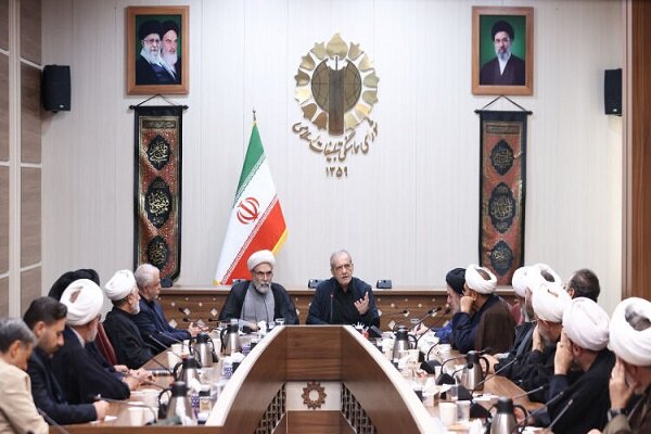پزشکیان: اگر رهبری دستور می‌دادند مذاکره نشود قطعاً اطاعت می‌کردیم