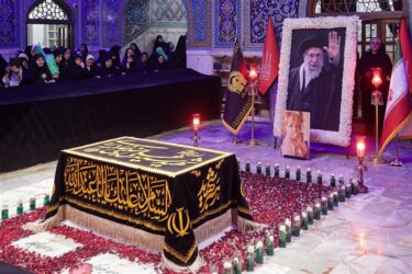 حال و هوای دارالذکر در چهلمین روز فراغ/ از شوقِ دیدار تا بغضِ وداع